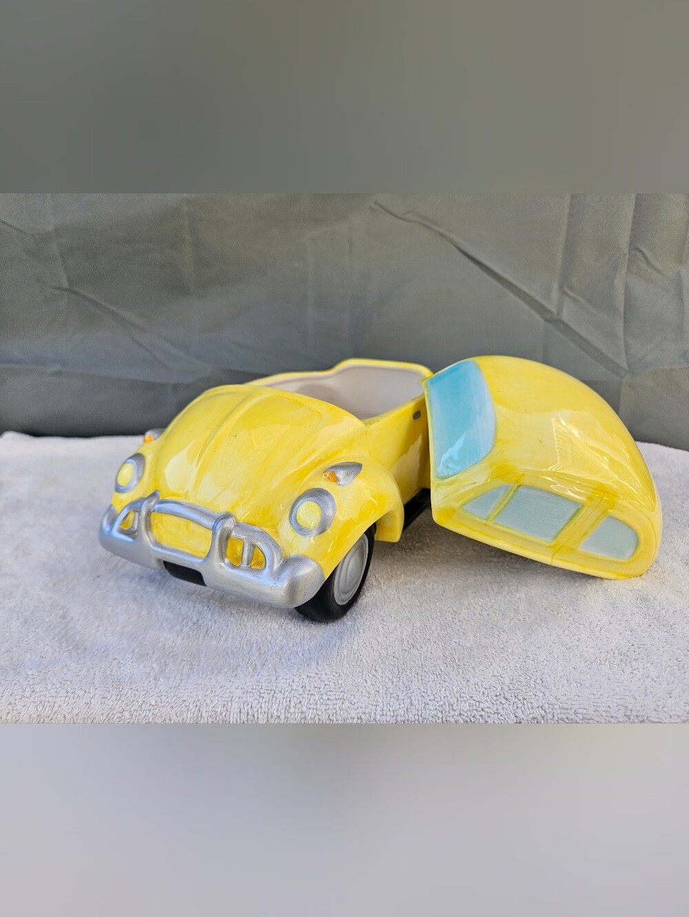 RARE VINTAGE CERAMIC YELLOW VW BUG BEETLE COOKIE JAR LIKE NEW LOTUS 1997